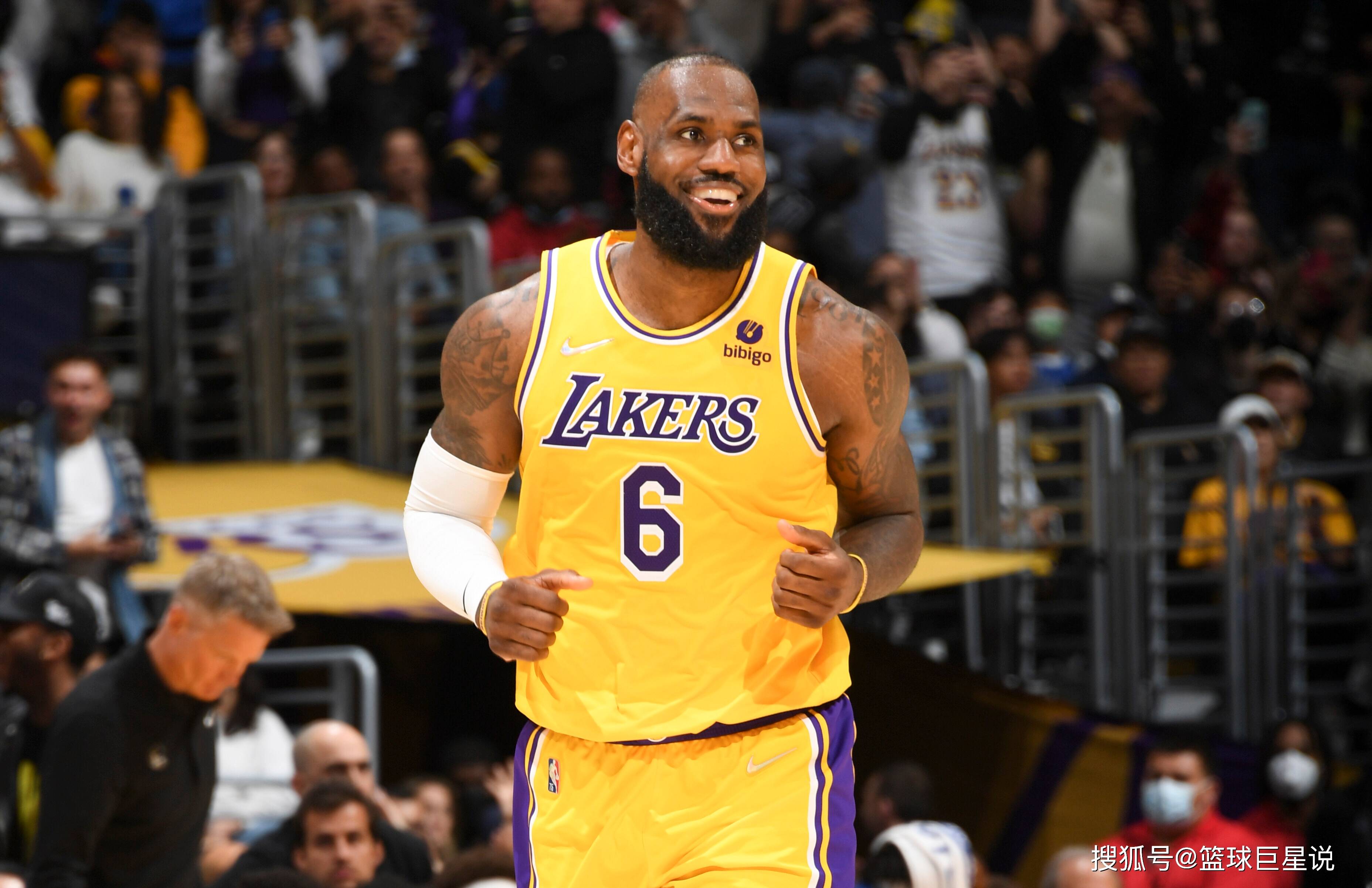 完全坐到凳 完全坐到凳